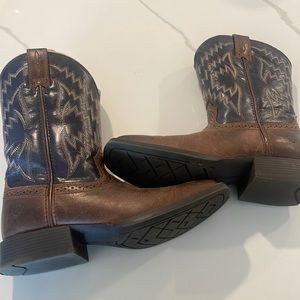 Boys boots